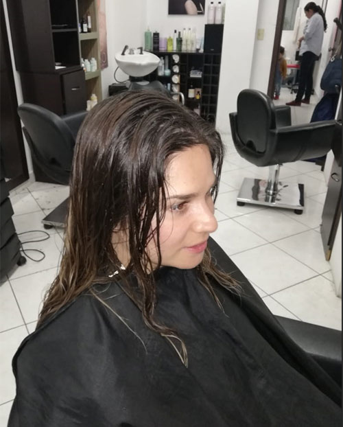 Ana Montoya Corte de cabello antes